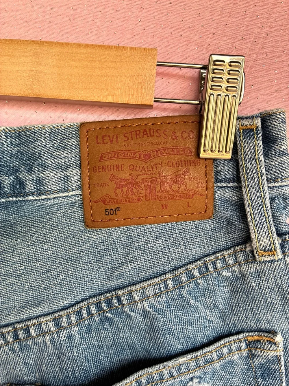 Levi's Premium 501 Original Distressed Cutoff Denim Shorts W26 Light Wash
